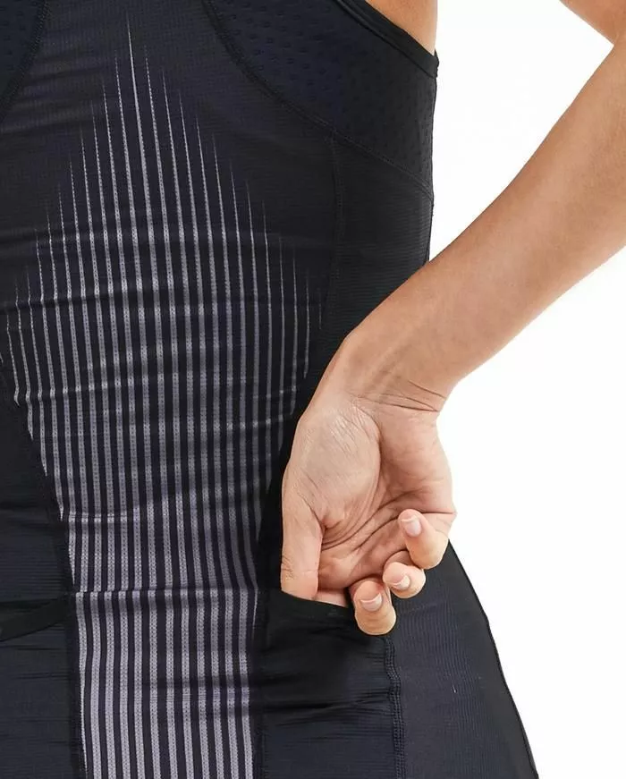 2XU Womens Perform Tri Singlet- Black/Shadow - Image 3